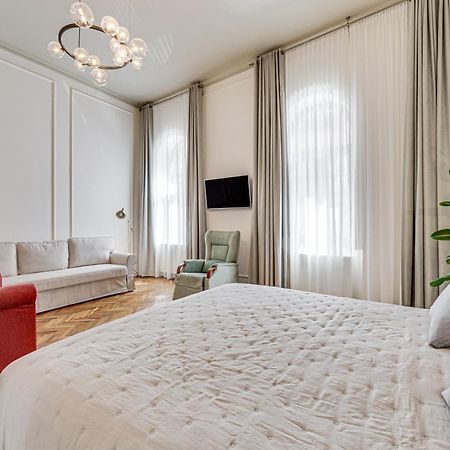Central Family Apartment Arad Kültér fotó