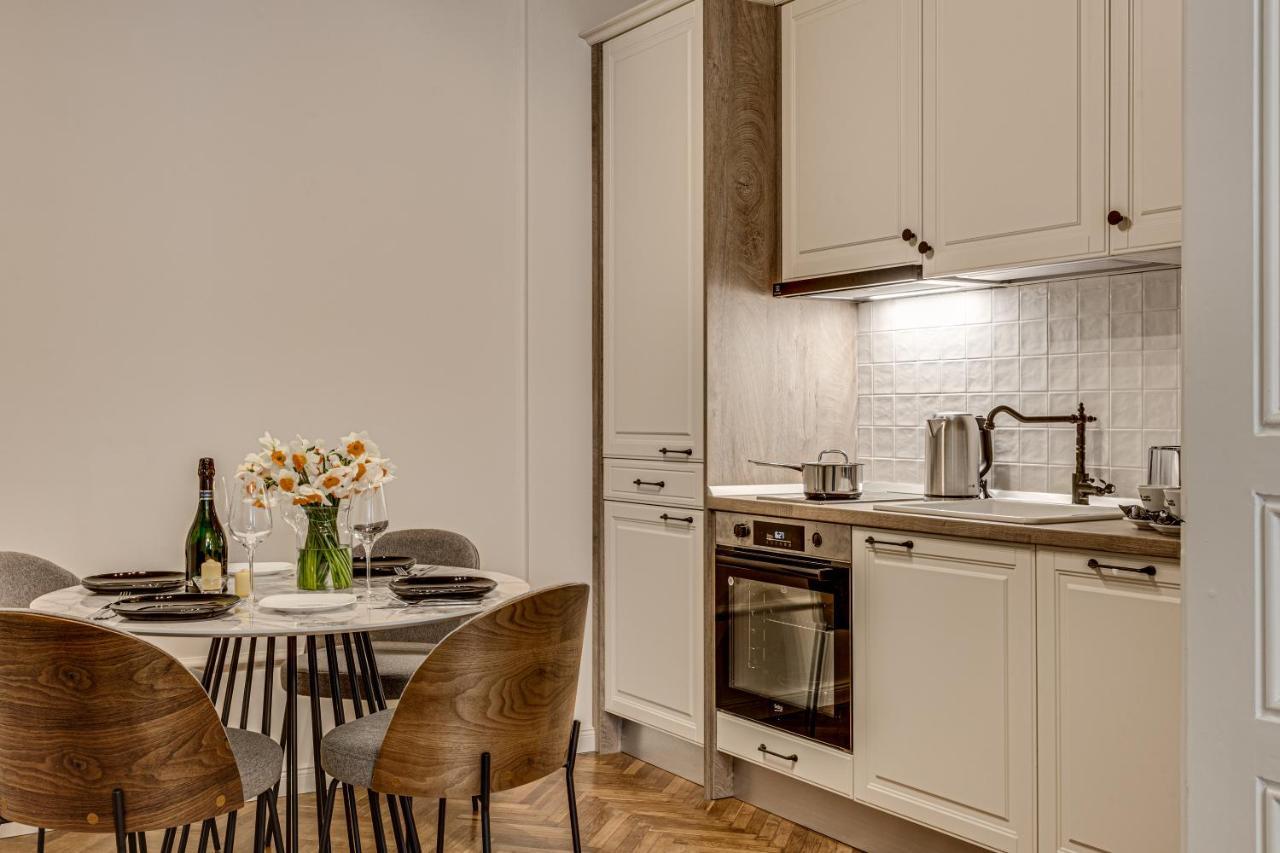 Central Family Apartment Arad Kültér fotó