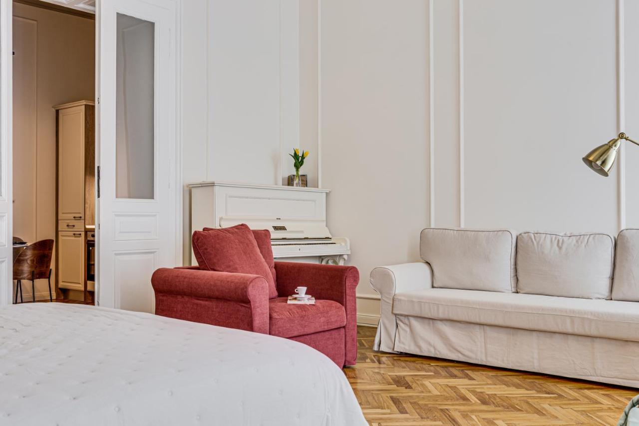 Central Family Apartment Arad Kültér fotó