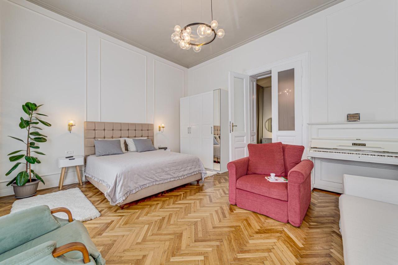 Central Family Apartment Arad Kültér fotó